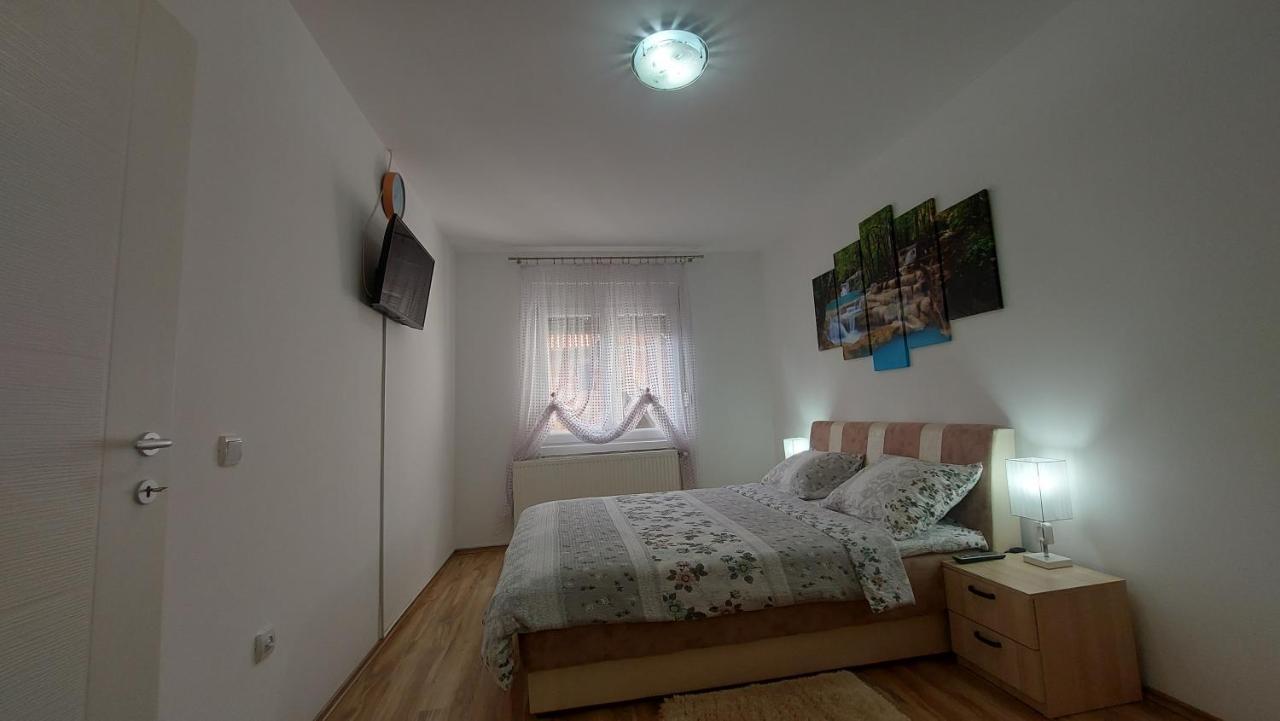 Ferienwohnung Exclusive Paraćin Exterior foto