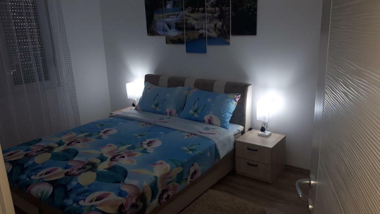 Ferienwohnung Exclusive Paraćin Exterior foto