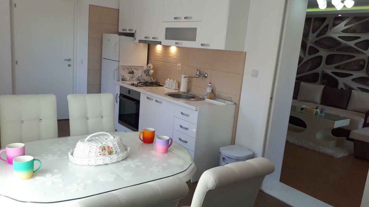Ferienwohnung Exclusive Paraćin Exterior foto